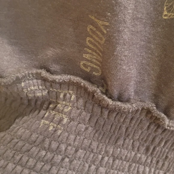 🌅EUC~ CLEO + WOLF SMOCKED GRAPHIC TEE - Picture 6 of 6